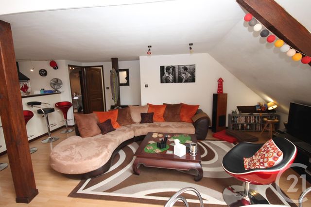 Appartement F4 à vendre - 4 pièces - 61.25 m2 - LA CHAPELLE ST MESMIN - 45 - CENTRE - Century 21 Help'Immo Appartement F4 à vendre - 4 pièces - 61.25 m2 - LA CHAPELLE ST MESMIN - 45 - CENTRE - Century 21 Help'Immo