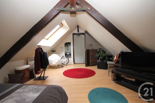 Appartement F4 à vendre - 4 pièces - 61.25 m2 - LA CHAPELLE ST MESMIN - 45 - CENTRE - Century 21 Help'Immo Appartement F4 à vendre - 4 pièces - 61.25 m2 - LA CHAPELLE ST MESMIN - 45 - CENTRE - Century 21 Help'Immo