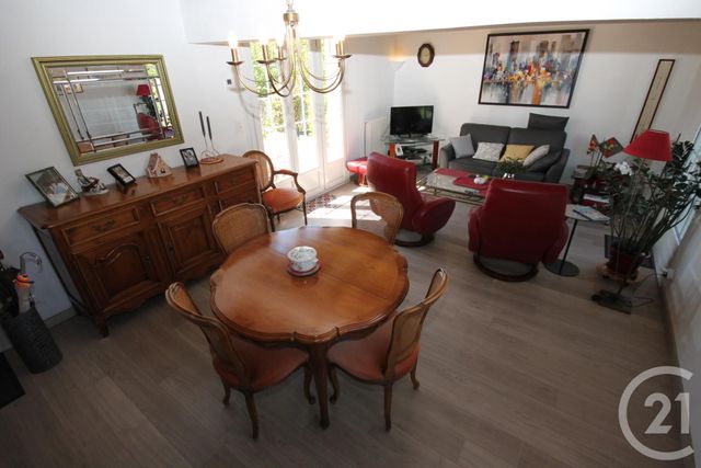 maison à vendre - 5 pièces - 135.61 m2 - LA CHAPELLE ST MESMIN - 45 - CENTRE - Century 21 Help'Immo maison à vendre - 5 pièces - 135.61 m2 - LA CHAPELLE ST MESMIN - 45 - CENTRE - Century 21 Help'Immo