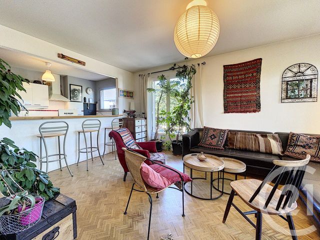 Appartement F4 à vendre - 4 pièces - 86.3 m2 - ORLEANS - 45 - CENTRE - Century 21 Help'Immo Appartement F4 à vendre - 4 pièces - 86.3 m2 - ORLEANS - 45 - CENTRE - Century 21 Help'Immo