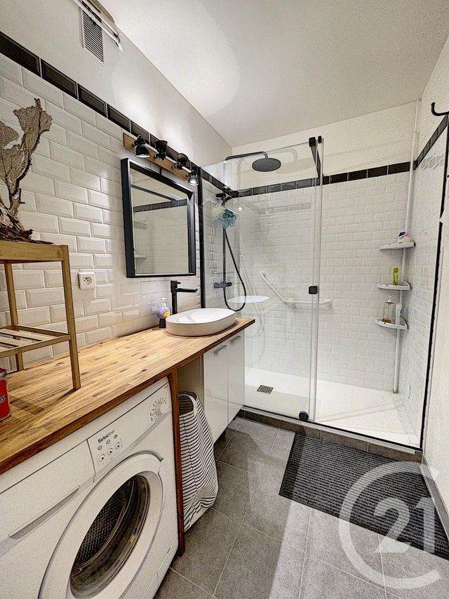 Appartement F4 à vendre - 4 pièces - 86.3 m2 - ORLEANS - 45 - CENTRE - Century 21 Help'Immo Appartement F4 à vendre - 4 pièces - 86.3 m2 - ORLEANS - 45 - CENTRE - Century 21 Help'Immo