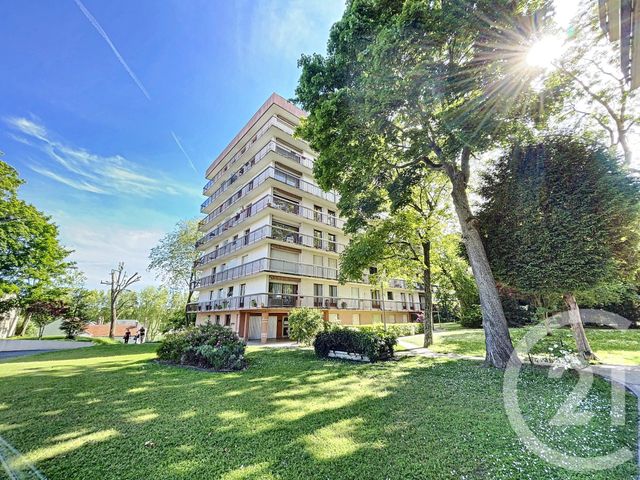 Appartement F4 à vendre - 4 pièces - 86.3 m2 - ORLEANS - 45 - CENTRE - Century 21 Help'Immo Appartement F4 à vendre - 4 pièces - 86.3 m2 - ORLEANS - 45 - CENTRE - Century 21 Help'Immo