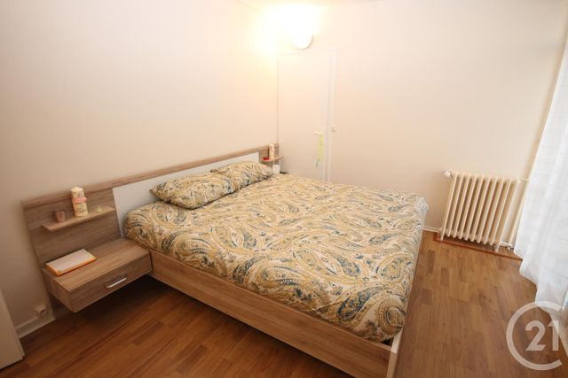 Afficher la photo en grand Appartement F3 à vendre - 3 pièces - 60.11 m2 - ST JEAN DE LA RUELLE - 45 - CENTRE - Century 21 Help'Immo