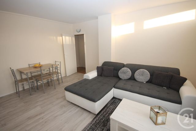 Afficher la photo en grand Appartement F3 à vendre - 3 pièces - 60.11 m2 - ST JEAN DE LA RUELLE - 45 - CENTRE - Century 21 Help'Immo