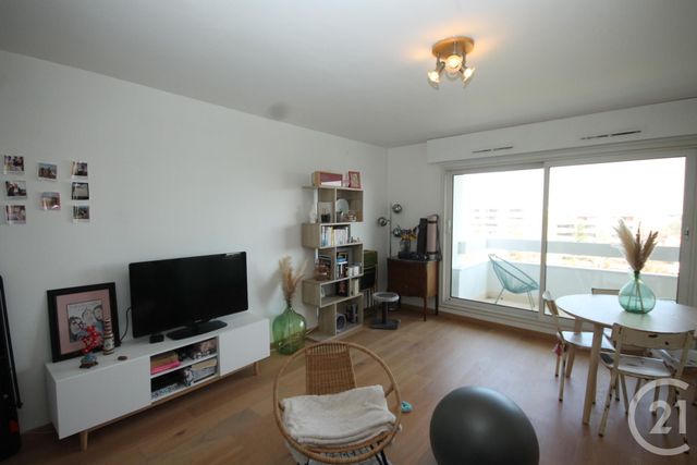 Appartement F2 à vendre - 2 pièces - 58.45 m2 - ORLEANS - 45 - CENTRE - Century 21 Help'Immo