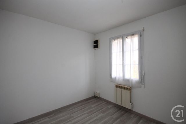 appartement à louer - 2 pièces - 35.72 m2 - LA CHAPELLE ST MESMIN - 45 - CENTRE - Century 21 Help'Immo appartement à louer - 2 pièces - 35.72 m2 - LA CHAPELLE ST MESMIN - 45 - CENTRE - Century 21 Help'Immo