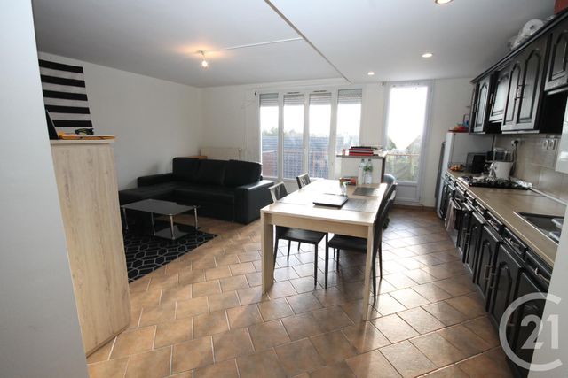 Appartement F3 à vendre - 3 pièces - 61.79 m2 - ST JEAN DE LA RUELLE - 45 - CENTRE - Century 21 Help'Immo Appartement F3 à vendre - 3 pièces - 61.79 m2 - ST JEAN DE LA RUELLE - 45 - CENTRE - Century 21 Help'Immo