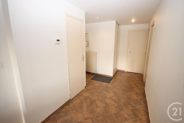 Appartement F3 à vendre - 3 pièces - 61.79 m2 - ST JEAN DE LA RUELLE - 45 - CENTRE - Century 21 Help'Immo Appartement F3 à vendre - 3 pièces - 61.79 m2 - ST JEAN DE LA RUELLE - 45 - CENTRE - Century 21 Help'Immo