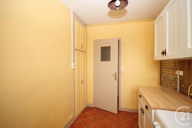 Afficher la photo en grand Appartement F2 à vendre - 2 pièces - 41.0 m2 - ST JEAN DE LA RUELLE - 45 - CENTRE - Century 21 Help'Immo