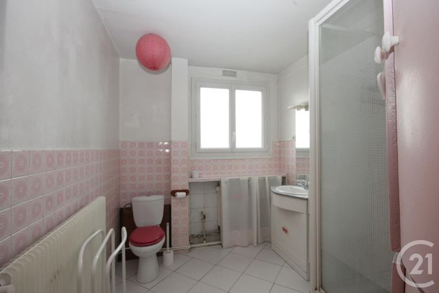 Afficher la photo en grand Appartement F2 à vendre - 2 pièces - 41.0 m2 - ST JEAN DE LA RUELLE - 45 - CENTRE - Century 21 Help'Immo