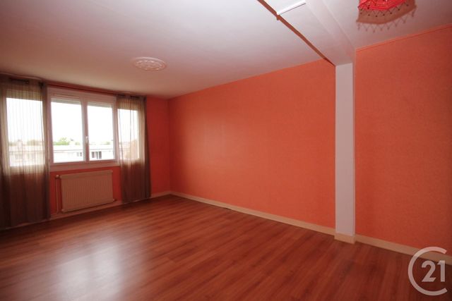 Afficher la photo en grand Appartement F2 à vendre - 2 pièces - 41.0 m2 - ST JEAN DE LA RUELLE - 45 - CENTRE - Century 21 Help'Immo