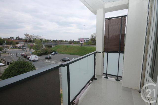 Afficher la photo en grand Appartement F4 à vendre - 4 pièces - 69.36 m2 - ST JEAN DE LA RUELLE - 45 - CENTRE - Century 21 Help'Immo