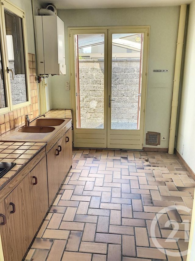 Appartement F2 à louer - 2 pièces - 53.55 m2 - ST JEAN DE LA RUELLE - 45 - CENTRE - Century 21 Help'Immo Appartement F2 à louer - 2 pièces - 53.55 m2 - ST JEAN DE LA RUELLE - 45 - CENTRE - Century 21 Help'Immo