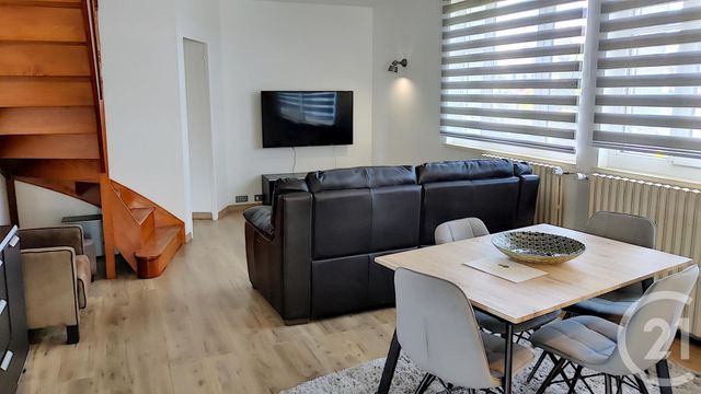 Appartement F5 à vendre - 5 pièces - 77.32 m2 - LA CHAPELLE ST MESMIN - 45 - CENTRE - Century 21 Help'Immo Appartement F5 à vendre - 5 pièces - 77.32 m2 - LA CHAPELLE ST MESMIN - 45 - CENTRE - Century 21 Help'Immo