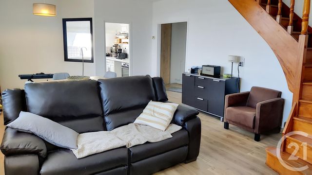 Appartement F5 à vendre - 5 pièces - 77.32 m2 - LA CHAPELLE ST MESMIN - 45 - CENTRE - Century 21 Help'Immo Appartement F5 à vendre - 5 pièces - 77.32 m2 - LA CHAPELLE ST MESMIN - 45 - CENTRE - Century 21 Help'Immo
