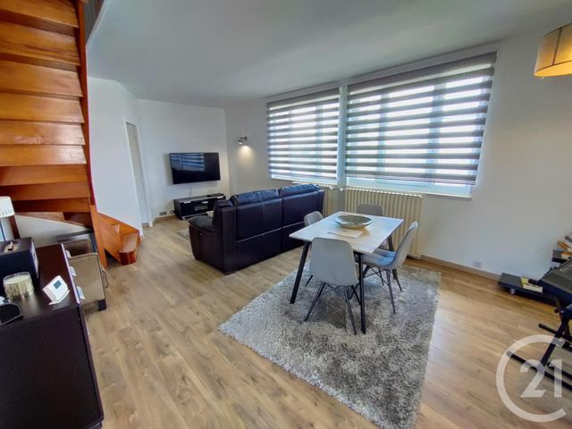 Appartement F5 à vendre - 5 pièces - 77.32 m2 - LA CHAPELLE ST MESMIN - 45 - CENTRE - Century 21 Help'Immo Appartement F5 à vendre - 5 pièces - 77.32 m2 - LA CHAPELLE ST MESMIN - 45 - CENTRE - Century 21 Help'Immo