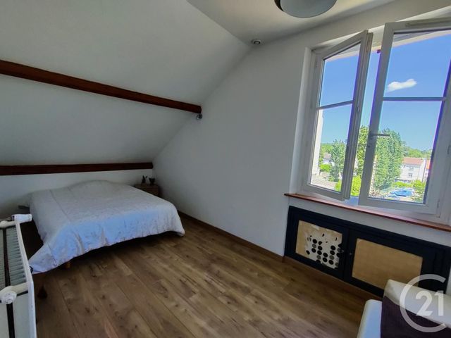 Appartement F5 à vendre - 5 pièces - 77.32 m2 - LA CHAPELLE ST MESMIN - 45 - CENTRE - Century 21 Help'Immo Appartement F5 à vendre - 5 pièces - 77.32 m2 - LA CHAPELLE ST MESMIN - 45 - CENTRE - Century 21 Help'Immo