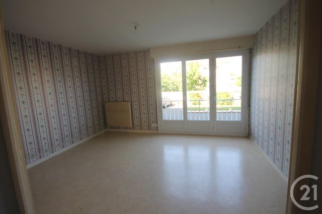 Afficher la photo en grand Appartement F3 à louer - 3 pièces - 61.6 m2 - LA CHAPELLE ST MESMIN - 45 - CENTRE - Century 21 Help'Immo