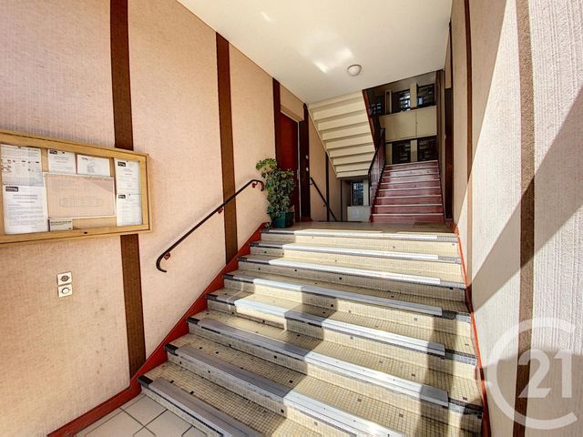 Appartement F3 à louer - 3 pièces - 66.83 m2 - ST JEAN DE LA RUELLE - 45 - CENTRE - Century 21 Help'Immo Appartement F3 à louer - 3 pièces - 66.83 m2 - ST JEAN DE LA RUELLE - 45 - CENTRE - Century 21 Help'Immo