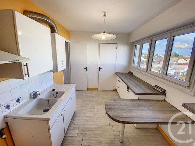 Appartement F3 à louer - 3 pièces - 66.83 m2 - ST JEAN DE LA RUELLE - 45 - CENTRE - Century 21 Help'Immo Appartement F3 à louer - 3 pièces - 66.83 m2 - ST JEAN DE LA RUELLE - 45 - CENTRE - Century 21 Help'Immo