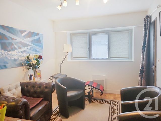 Appartement F2 à vendre - 3 pièces - 42.82 m2 - ORLEANS - 45 - CENTRE - Century 21 Help'Immo