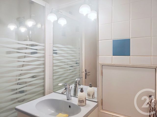 Appartement F2 à vendre - 3 pièces - 42.82 m2 - ORLEANS - 45 - CENTRE - Century 21 Help'Immo