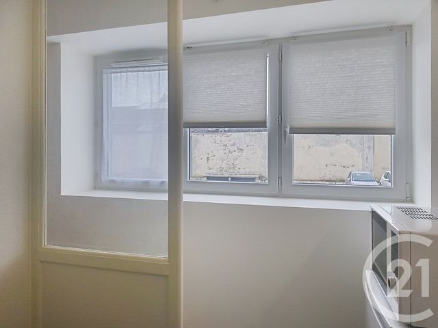 Appartement F2 à vendre - 3 pièces - 42.82 m2 - ORLEANS - 45 - CENTRE - Century 21 Help'Immo