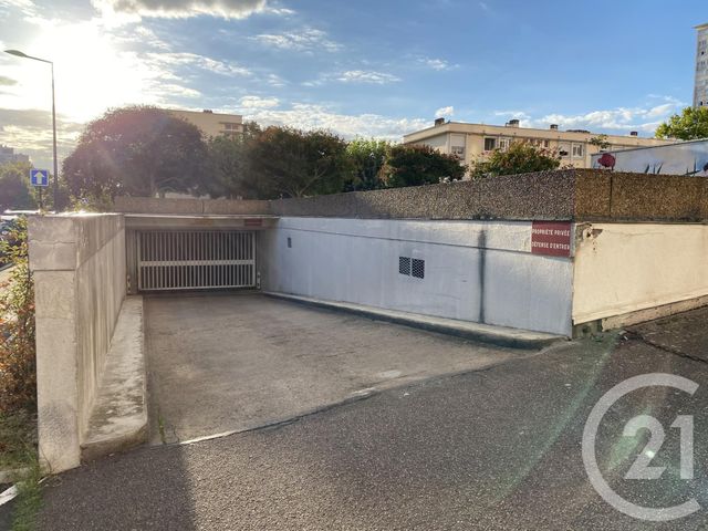 parking à louer - 11.0 m2 - ORLEANS - 45 - CENTRE - Century 21 Help'Immo