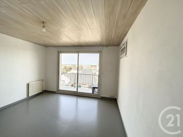 Appartement F1 à louer - 1 pièce - 33.9 m2 - ORLEANS - 45 - CENTRE - Century 21 Help'Immo