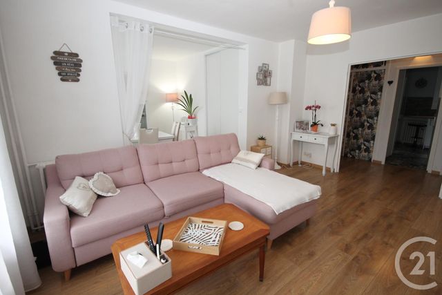 Appartement F4 à vendre - 4 pièces - 72.65 m2 - ST JEAN DE LA RUELLE - 45 - CENTRE - Century 21 Help'Immo