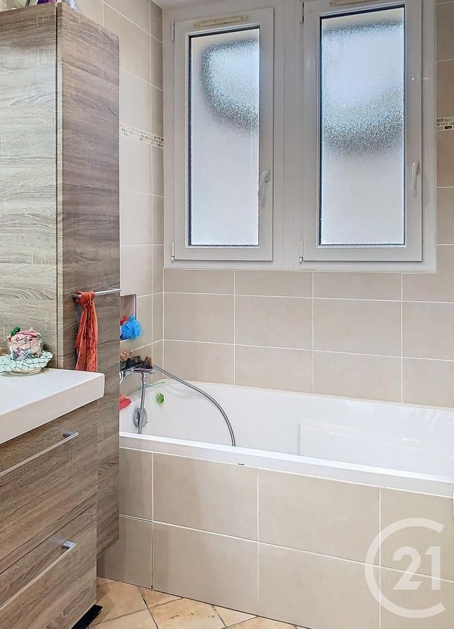 Afficher la photo en grand maison à vendre - 7 pièces - 206.64 m2 - SARAN - 45 - CENTRE - Century 21 Help'Immo