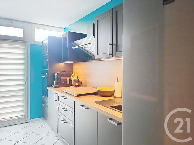 Appartement F3 à vendre - 3 pièces - 59.7 m2 - ST JEAN DE LA RUELLE - 45 - CENTRE - Century 21 Help'Immo
