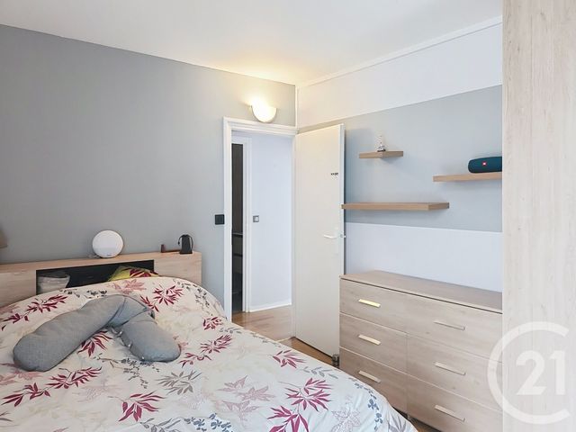 Appartement F3 à vendre - 3 pièces - 59.7 m2 - ST JEAN DE LA RUELLE - 45 - CENTRE - Century 21 Help'Immo