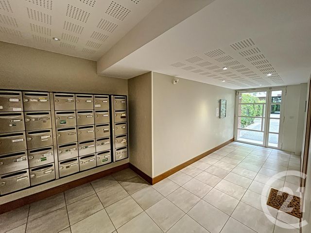 Appartement F3 à vendre - 3 pièces - 58.84 m2 - ORLEANS - 45 - CENTRE - Century 21 Help'Immo