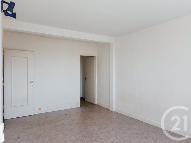 Appartement F2 à vendre - 2 pièces - 41.56 m2 - ST JEAN DE LA RUELLE - 45 - CENTRE - Century 21 Help'Immo