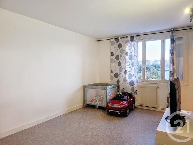 Appartement F2 à vendre ST JEAN DE LA RUELLE