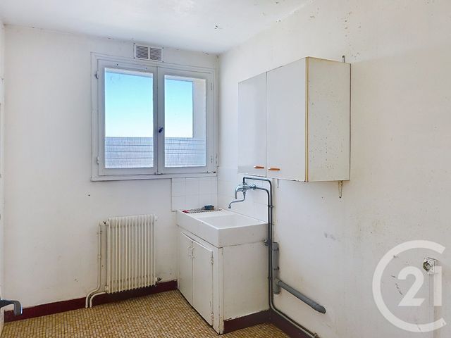 Appartement F2 à vendre - 2 pièces - 41.56 m2 - ST JEAN DE LA RUELLE - 45 - CENTRE - Century 21 Help'Immo