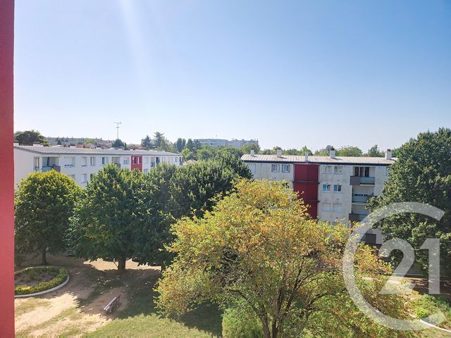 Appartement F2 à vendre - 2 pièces - 41.56 m2 - ST JEAN DE LA RUELLE - 45 - CENTRE - Century 21 Help'Immo