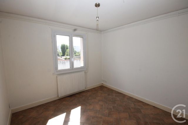 Afficher la photo en grand Appartement F3 à vendre - 3 pièces - 63.39 m2 - ST JEAN DE LA RUELLE - 45 - CENTRE - Century 21 Help'Immo