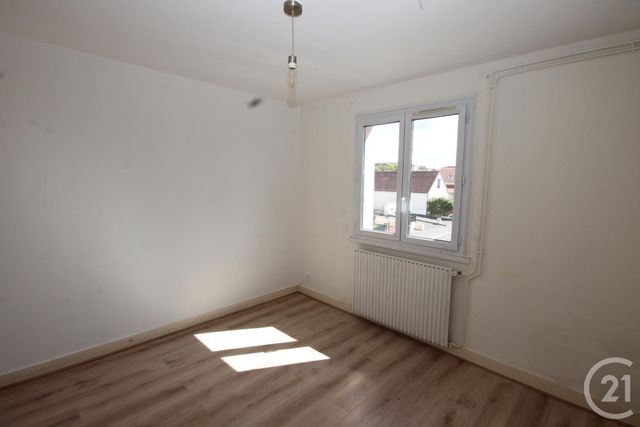 Afficher la photo en grand Appartement F3 à vendre - 3 pièces - 63.39 m2 - ST JEAN DE LA RUELLE - 45 - CENTRE - Century 21 Help'Immo