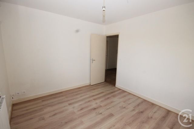 Afficher la photo en grand Appartement F3 à vendre - 3 pièces - 63.39 m2 - ST JEAN DE LA RUELLE - 45 - CENTRE - Century 21 Help'Immo