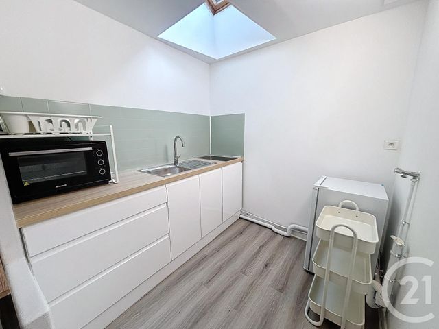 Appartement F1 à louer ST JEAN DE LA RUELLE