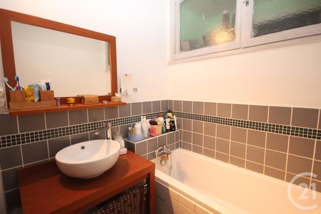 Afficher la photo en grand Appartement F3 à vendre - 3 pièces - 59.0 m2 - LA CHAPELLE ST MESMIN - 45 - CENTRE - Century 21 Help'Immo