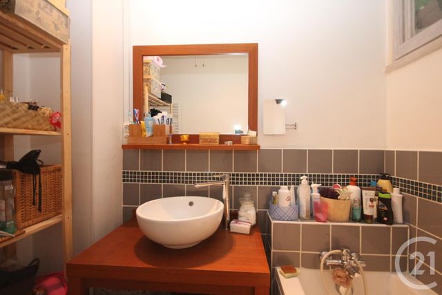 Afficher la photo en grand Appartement F3 à vendre - 3 pièces - 59.0 m2 - LA CHAPELLE ST MESMIN - 45 - CENTRE - Century 21 Help'Immo