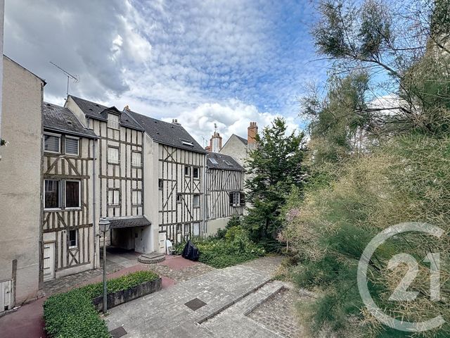 Appartement F4 à vendre - 4 pièces - 87.24 m2 - ORLEANS - 45 - CENTRE - Century 21 Help'Immo