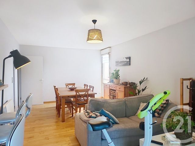 Appartement F5 à vendre - 5 pièces - 113.42 m2 - ORLEANS - 45 - CENTRE - Century 21 Help'Immo