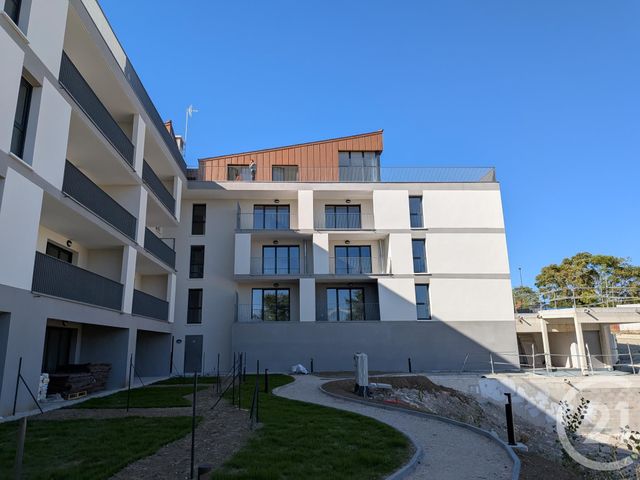 Appartement F1 à louer - 1 pièce - 35.22 m2 - ST JEAN DE LA RUELLE - 45 - CENTRE - Century 21 Help'Immo