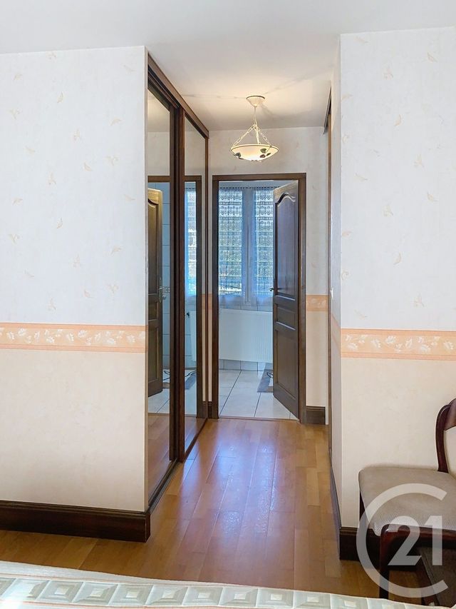 maison à vendre - 7 pièces - 131.53 m2 - ST JEAN DE LA RUELLE - 45 - CENTRE - Century 21 Help'Immo