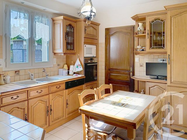 maison à vendre - 7 pièces - 131.53 m2 - ST JEAN DE LA RUELLE - 45 - CENTRE - Century 21 Help'Immo