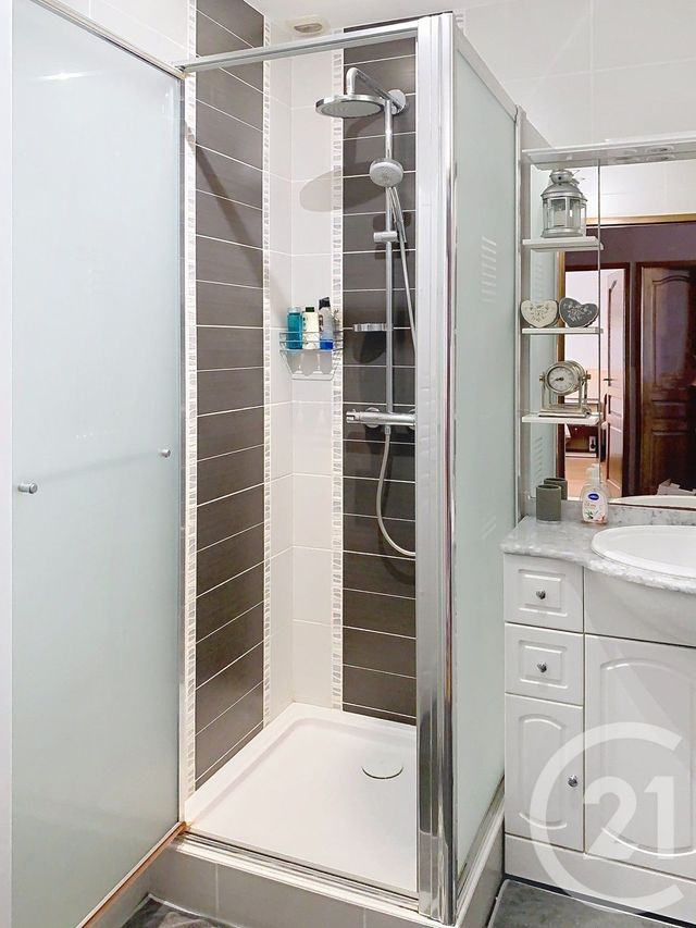 maison à vendre - 7 pièces - 131.53 m2 - ST JEAN DE LA RUELLE - 45 - CENTRE - Century 21 Help'Immo